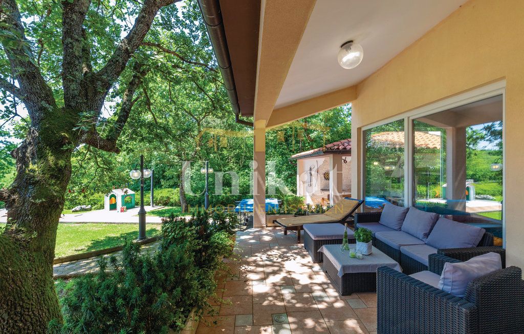 Enonadstropna hiša z wellness prostorom